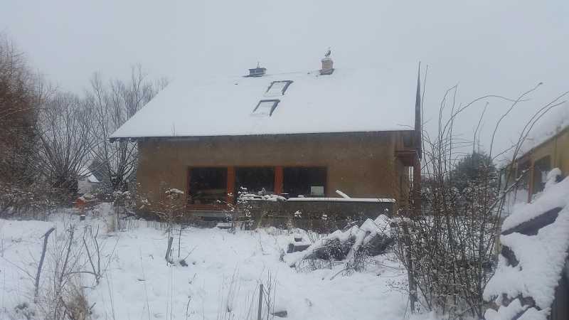 dom ze słomy i gliny, zima 2021